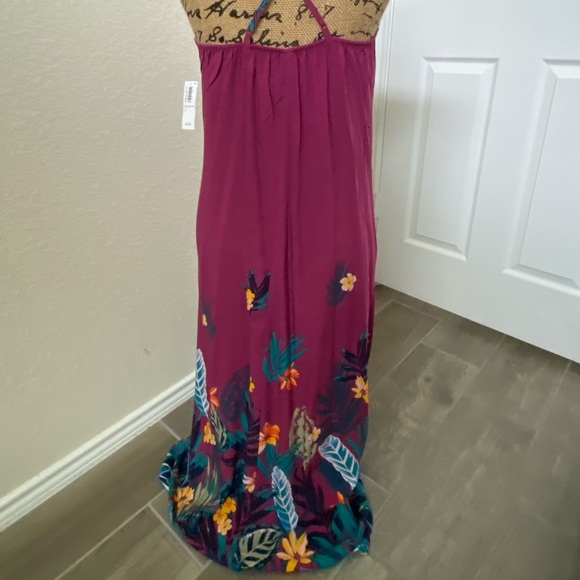 Old Navy floral maxi dress. - Picture 2 of 5